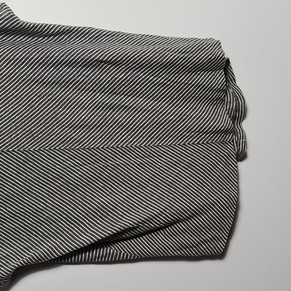 C & C CALIFORNIA Striped Gray and White 100% Linen Top Size Large - Picture 5 of 13